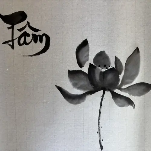 Yokoが描いたTâm（心）と蓮の水墨画